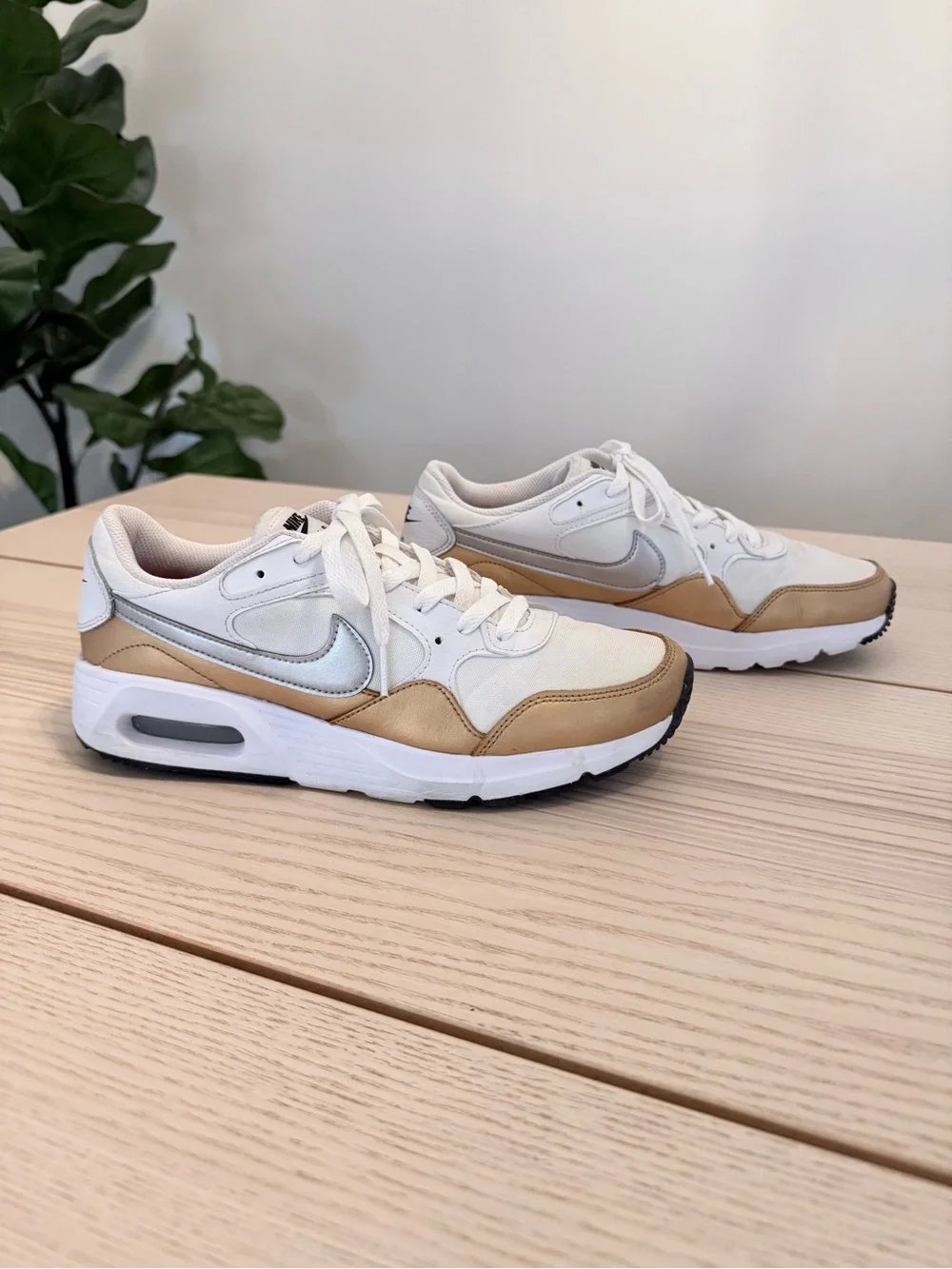 Nike Air Max SC White Metallic Gold Women’s Sneakers Size 9